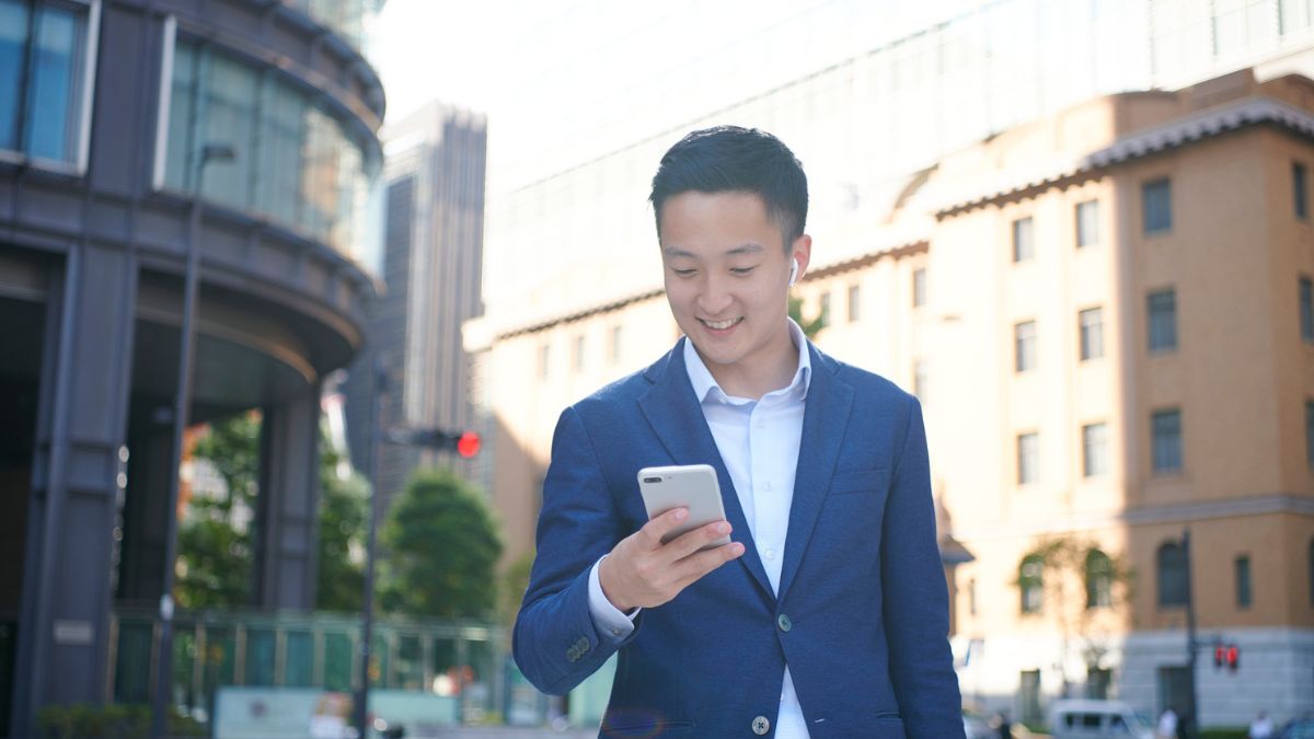 Comment Apple et Samsung font face à la montée des marques chinoises ?