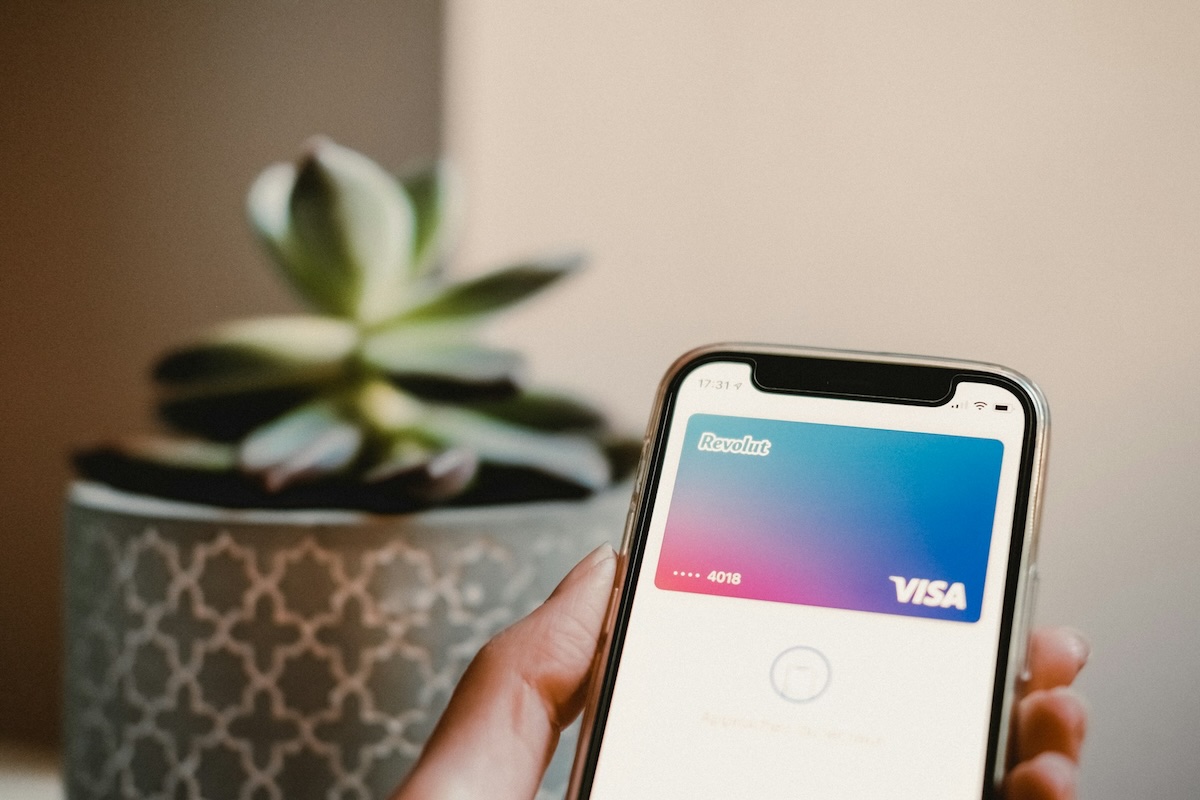 Revolut et son expansion mobile : un défi pour les opérateurs traditionnels ?