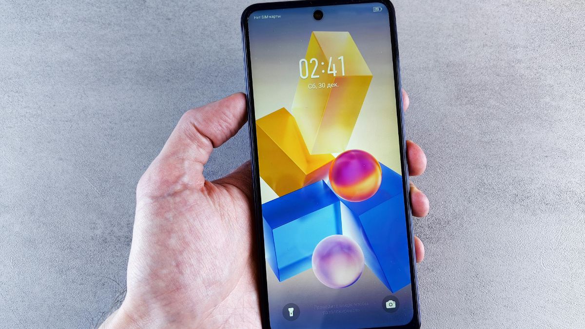 Galaxy Z Flip 8 : combien de micro-rayures apparaissent sur l’écran pliable après 3 mois sans protection