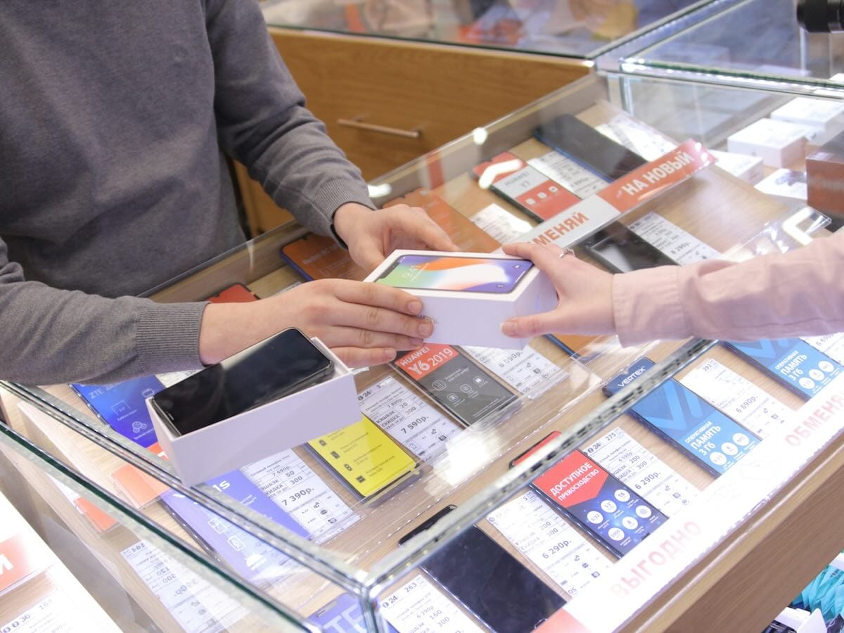 Indice de réparabilité des smartphones : une initiative européenne entravée par le manque de contrôle